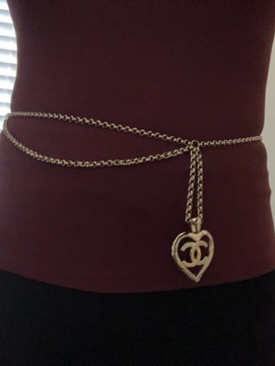 Chanel Gold CC Heart Chain Necklace Belt Convertible 33” Champagne Gold main image 11